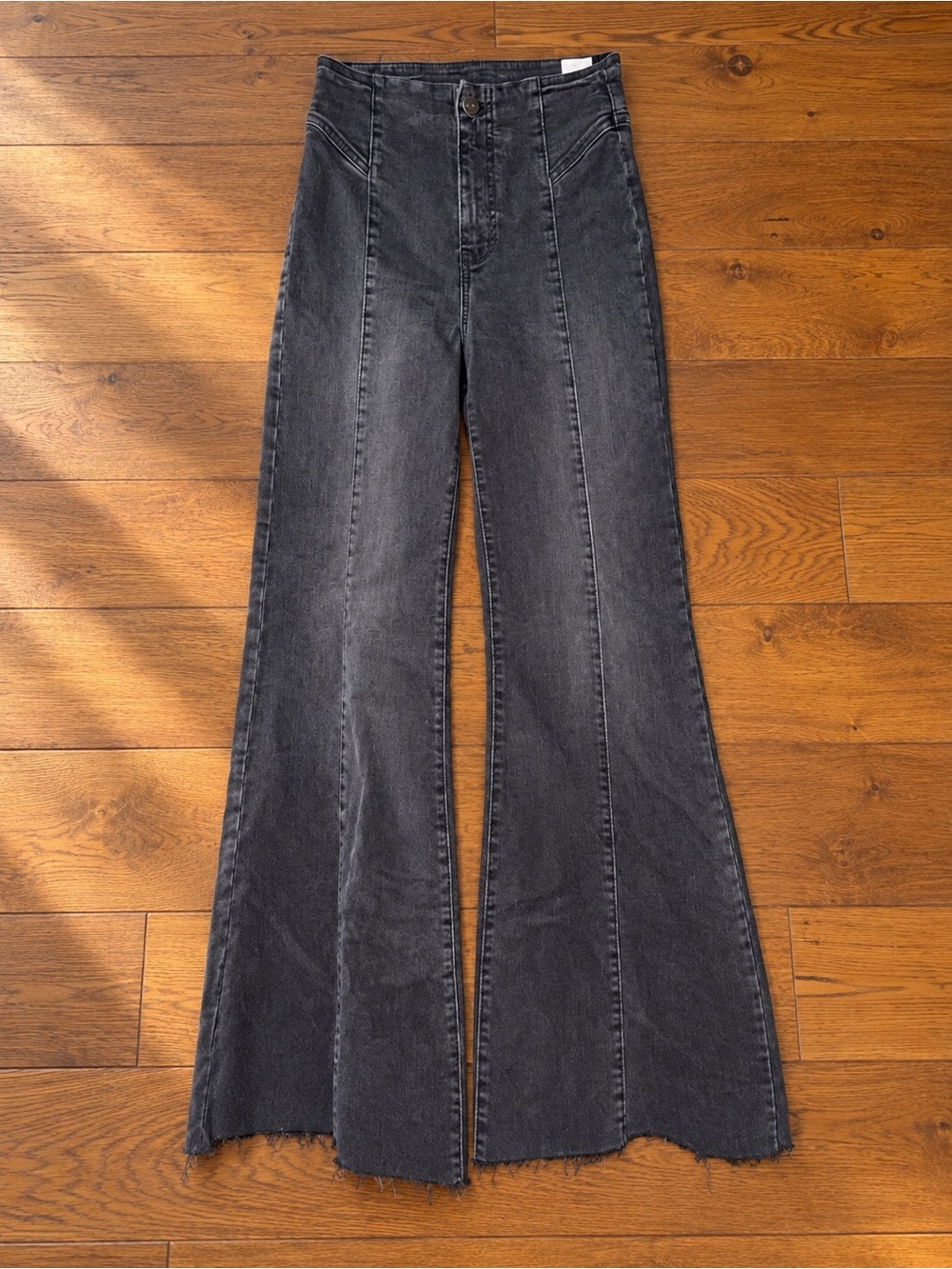 We The Free Crvy Wild Honey Flare High Rise Black Washed Jeans Sz 26 NWT